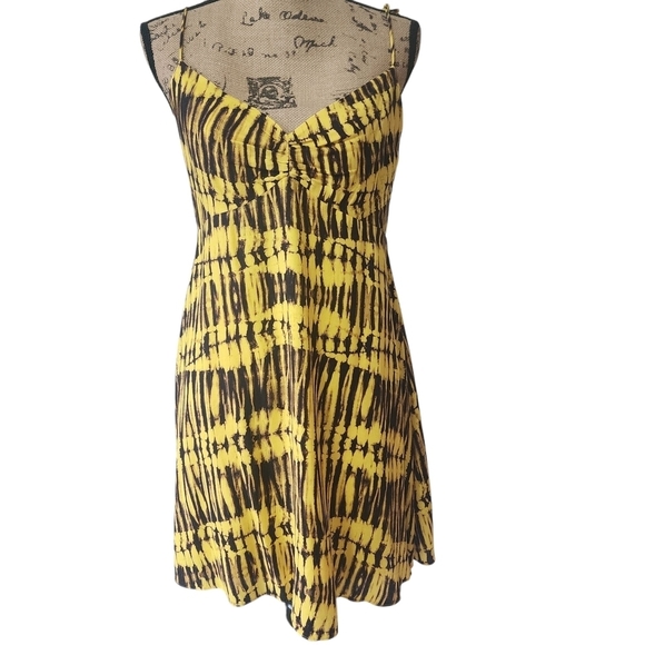 NWT Alice + Olivia Yellow Tie Die Black Sweetheart Ruched Mini Sundress - 12 - Picture 2 of 10